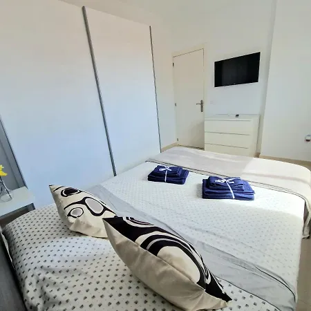 Gæstehus Habitacion Privada En Apartamento Moderno Compartido Cerca De La Playa Y Aeropuerto San Isidro (Tenerife)
